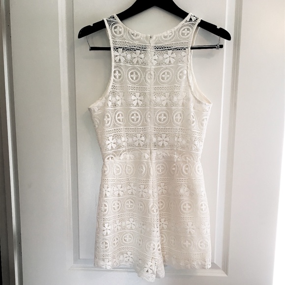 BB Dakota White Lace Romper - Picture 2 of 2